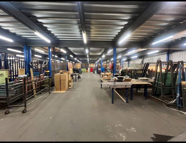 5,500M² WAREHOUSE FOR SALE IN SUNDERLAND RIDGE